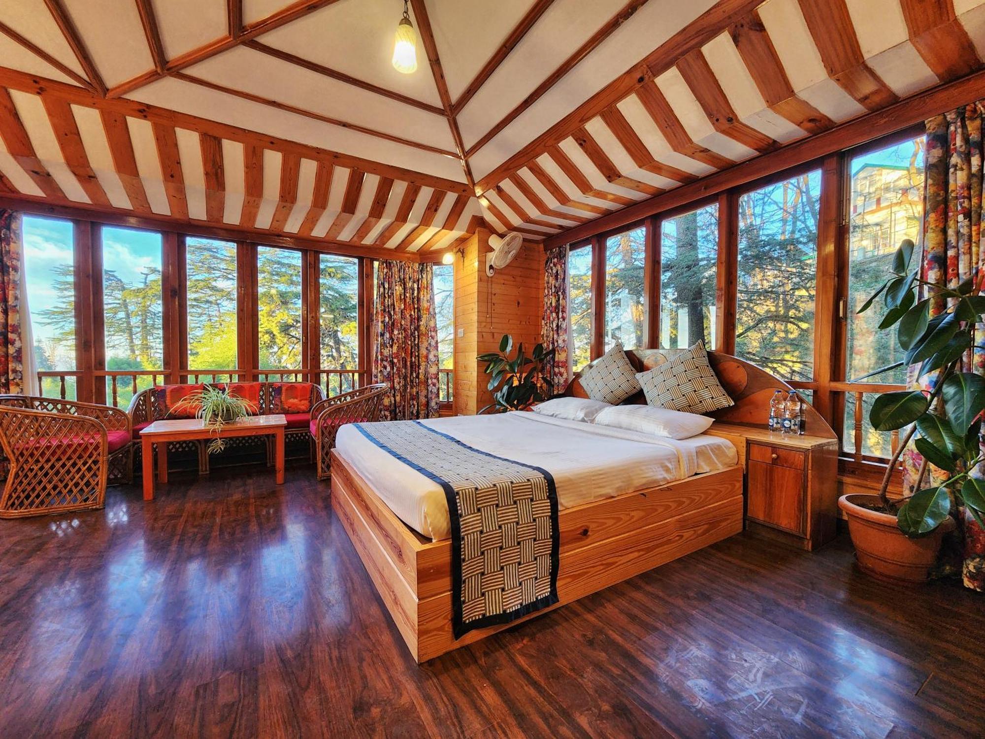 Hotel Pineview Shimla Bagian luar foto