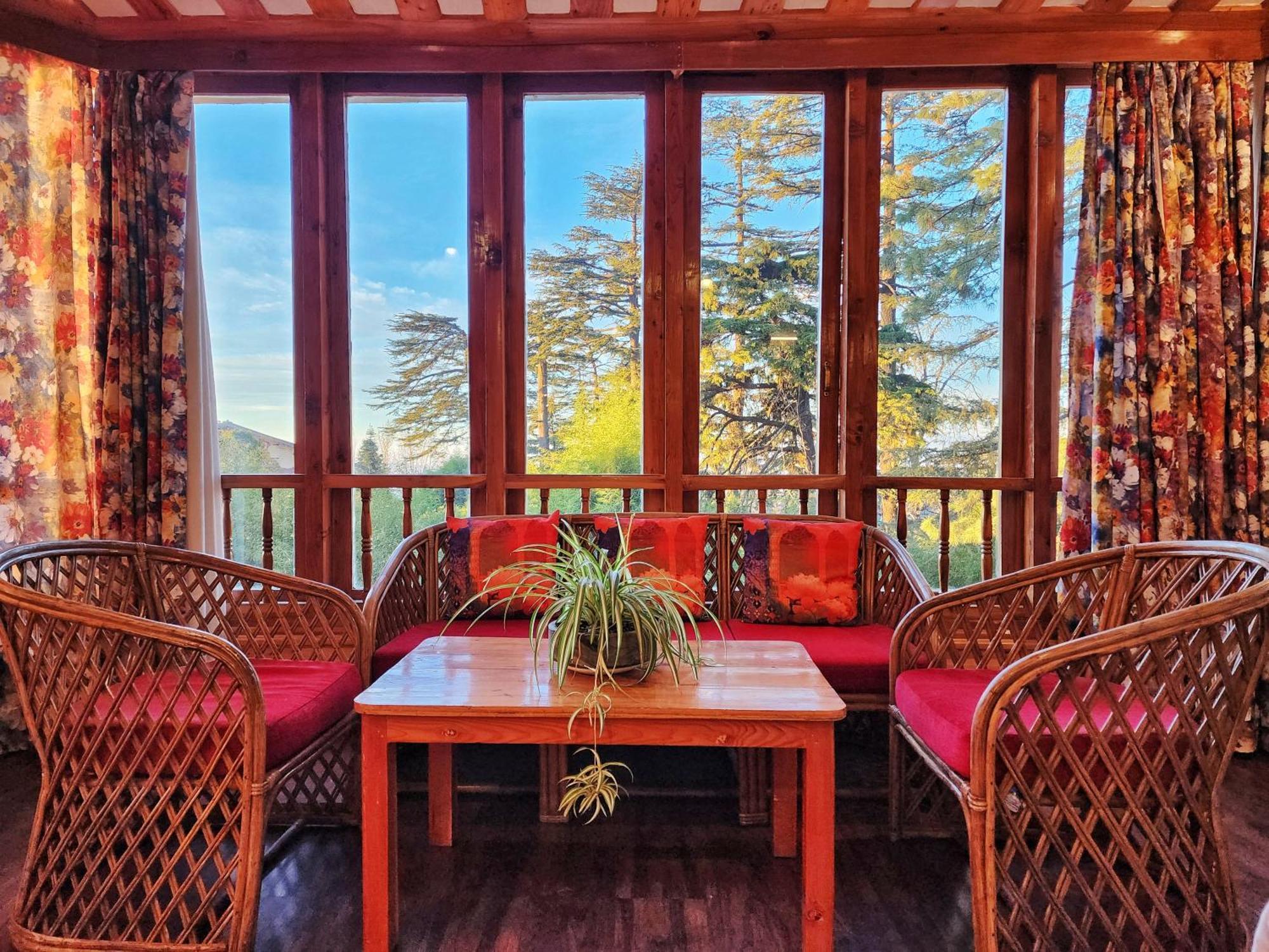 Hotel Pineview Shimla Bagian luar foto