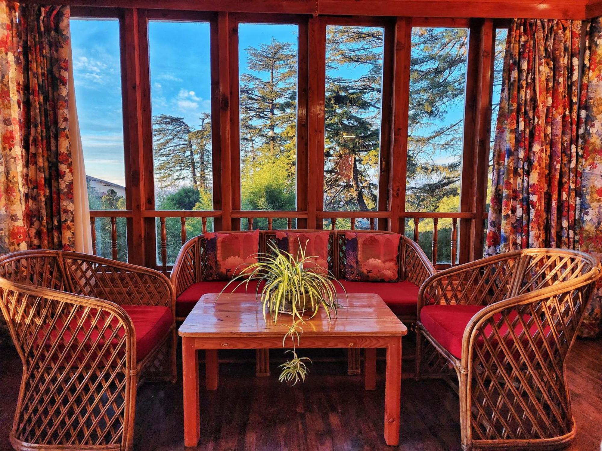 Hotel Pineview Shimla Bagian luar foto