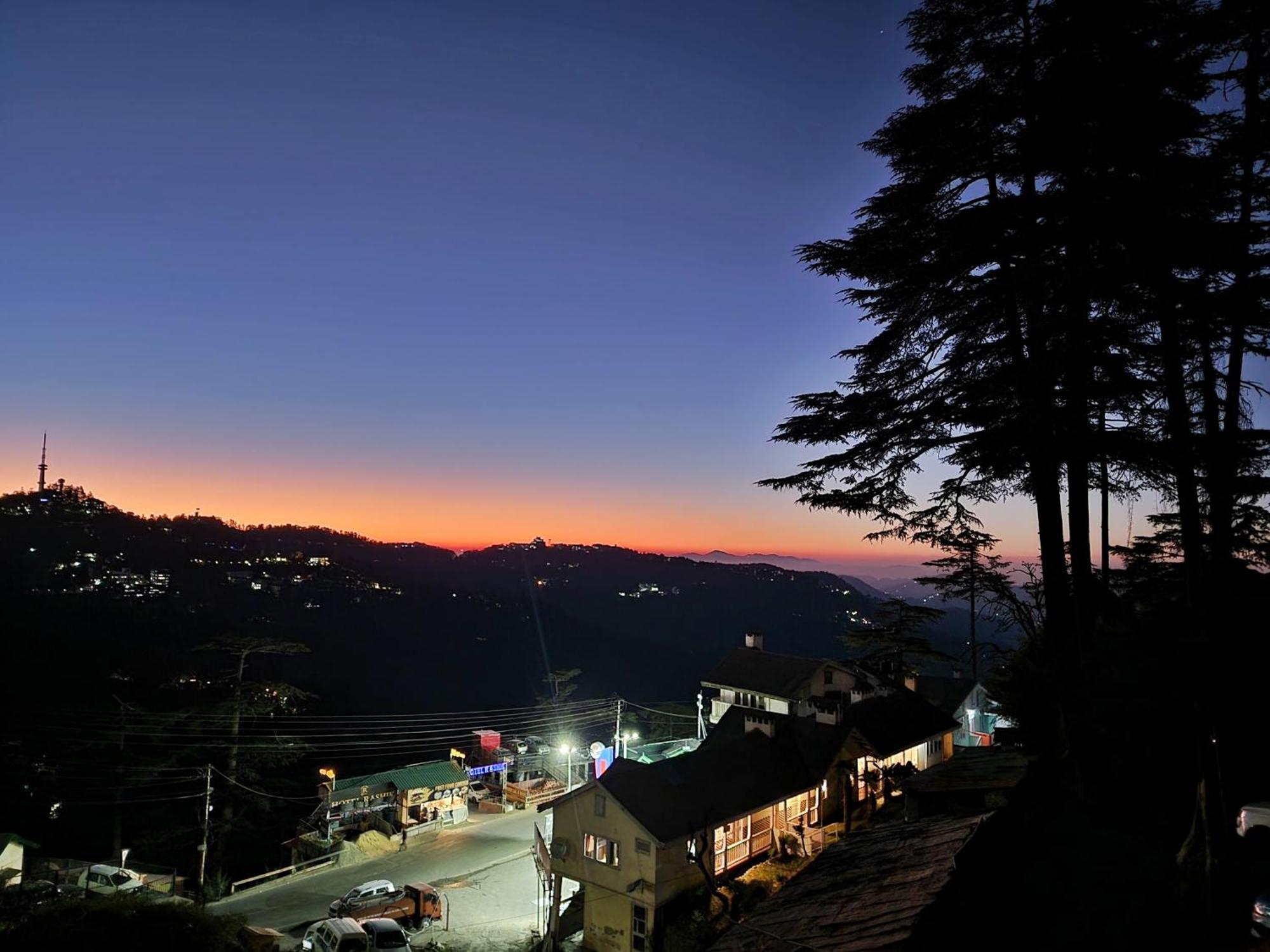Hotel Pineview Shimla Bagian luar foto