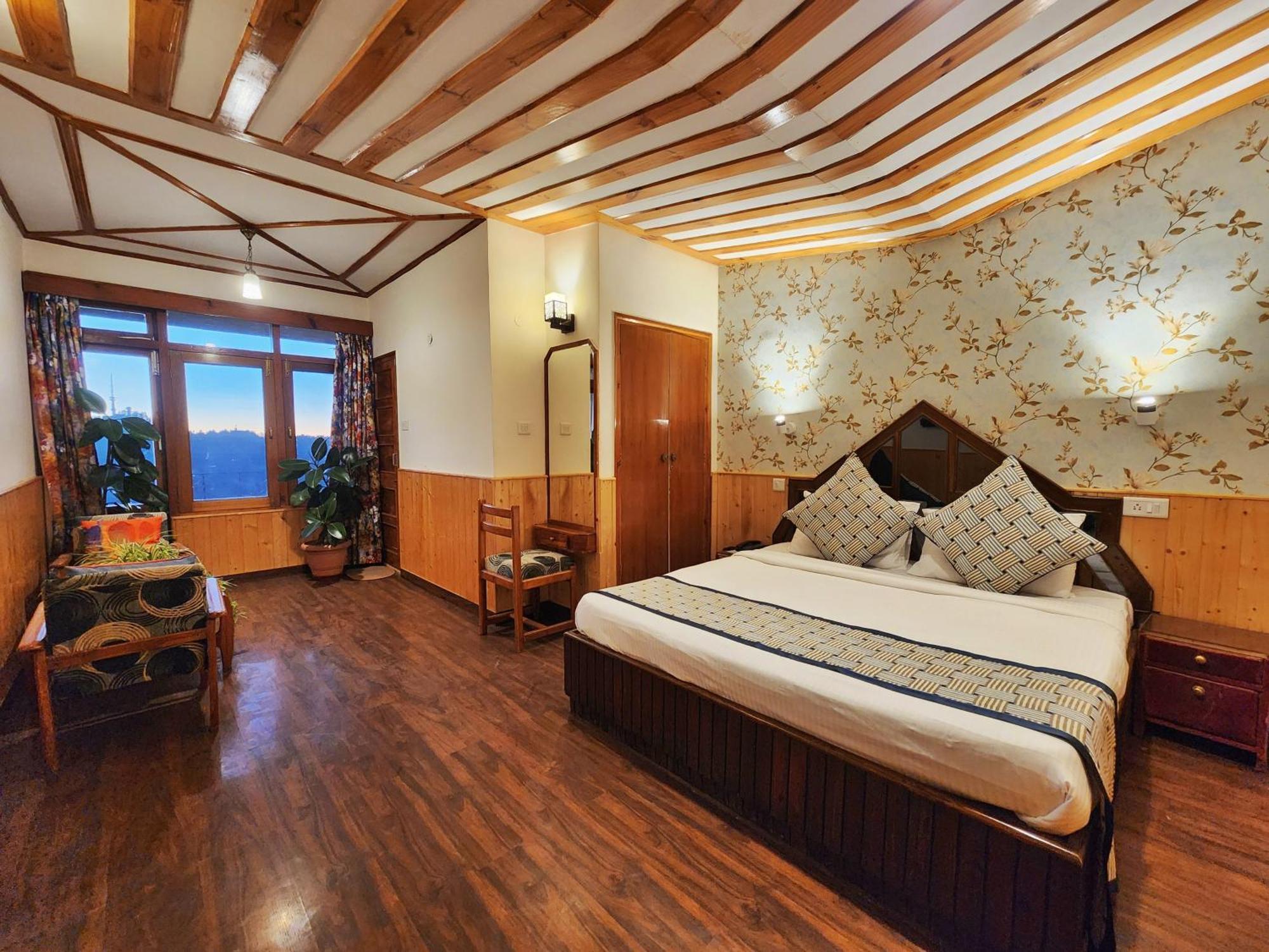 Hotel Pineview Shimla Bagian luar foto