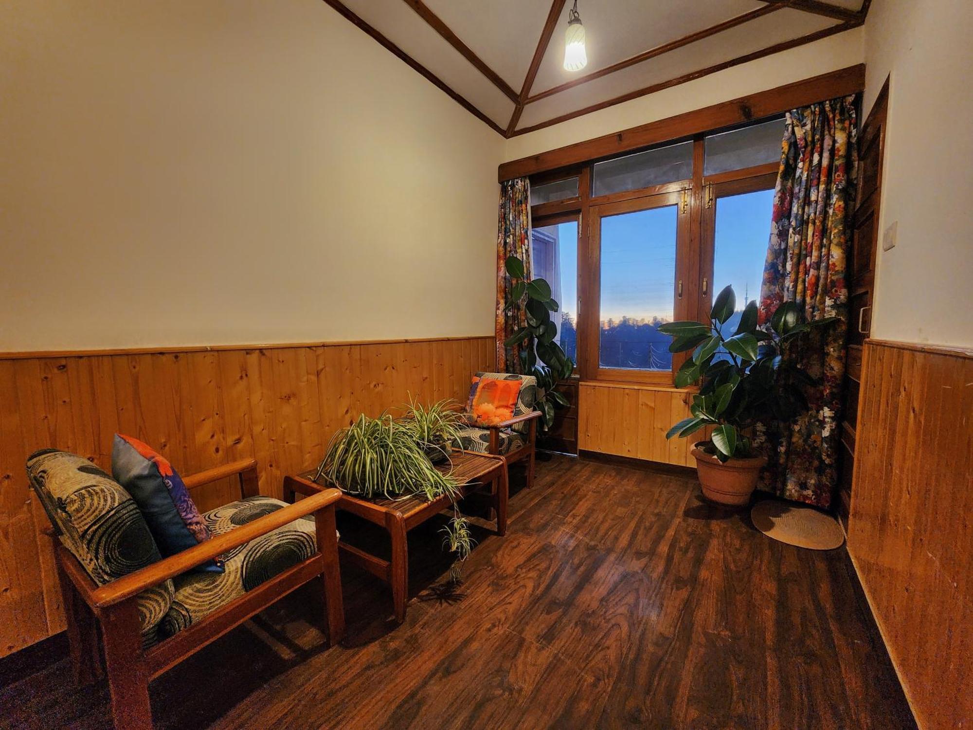Hotel Pineview Shimla Bagian luar foto