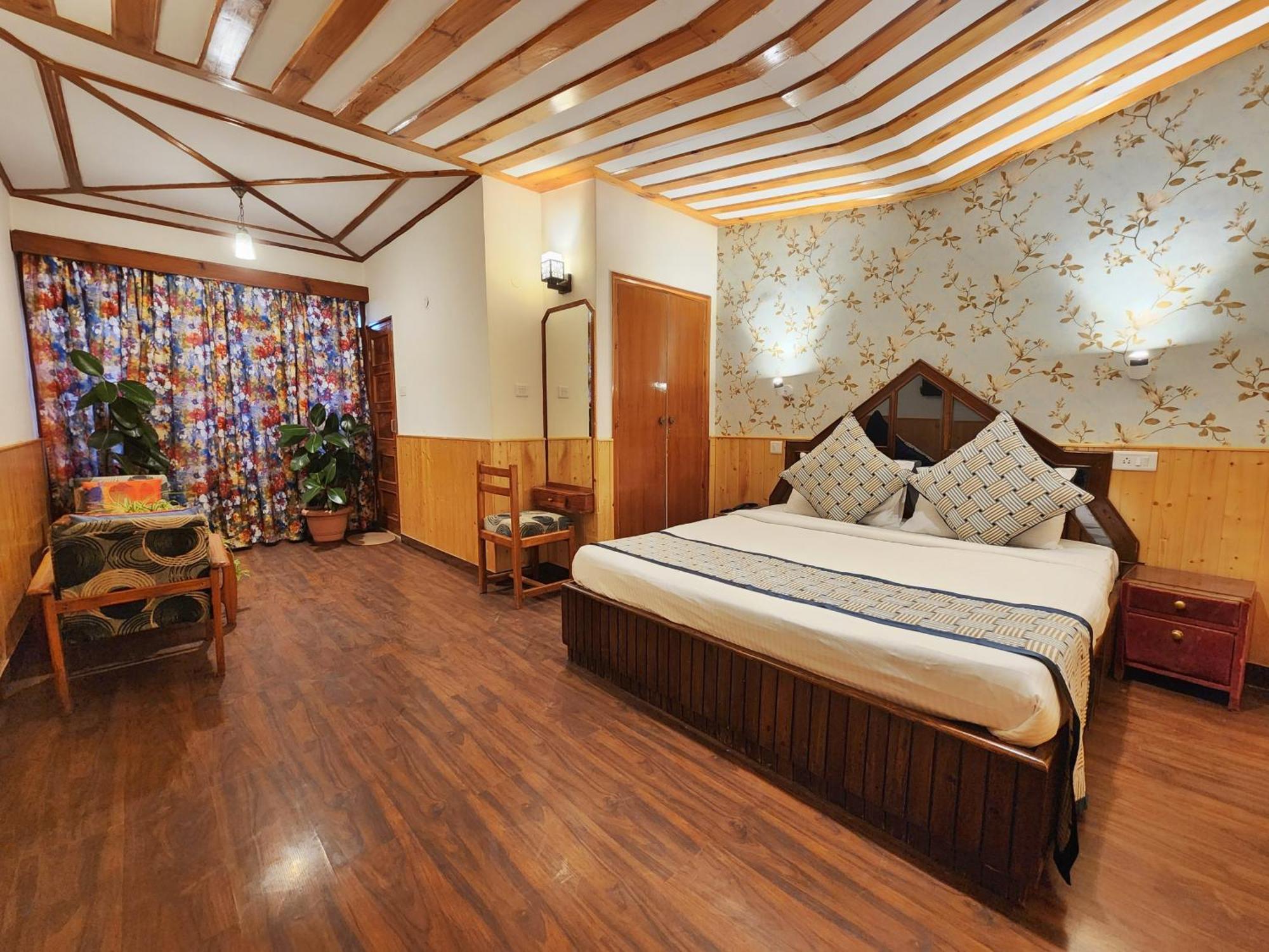 Hotel Pineview Shimla Bagian luar foto