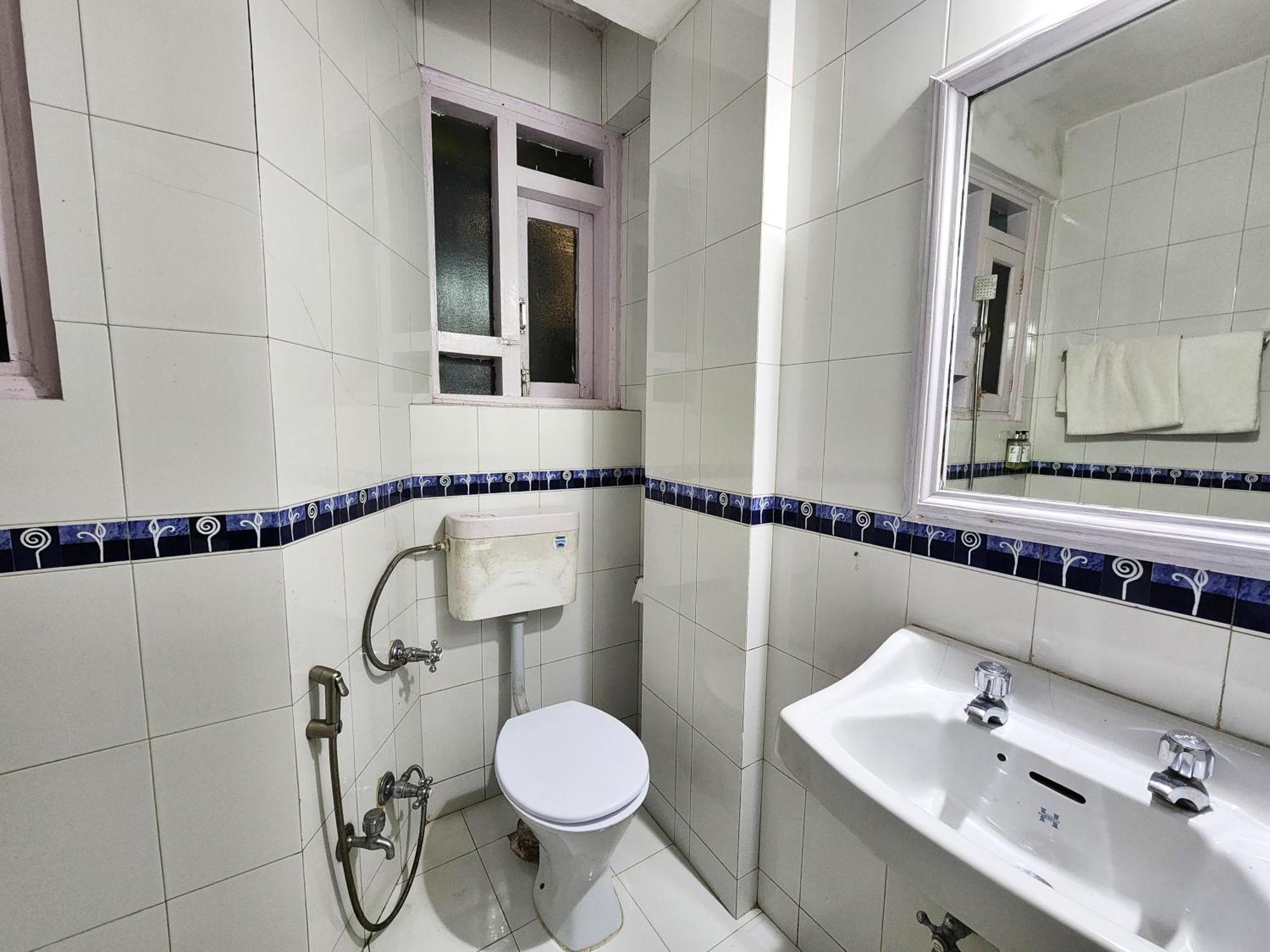 Hotel Pineview Shimla Bagian luar foto